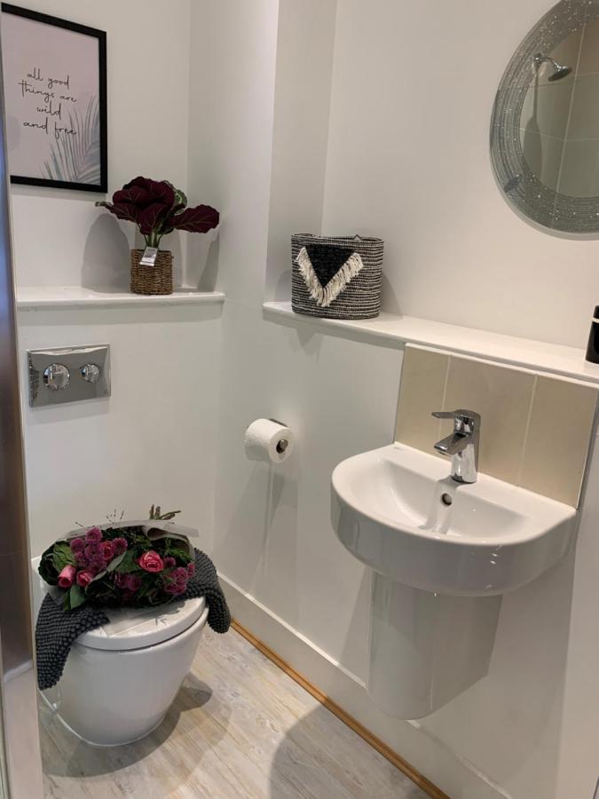 Stylish & Spacious 3 Bed House With 2 Free Car Parking Spaces Vila Appledram Exterior foto