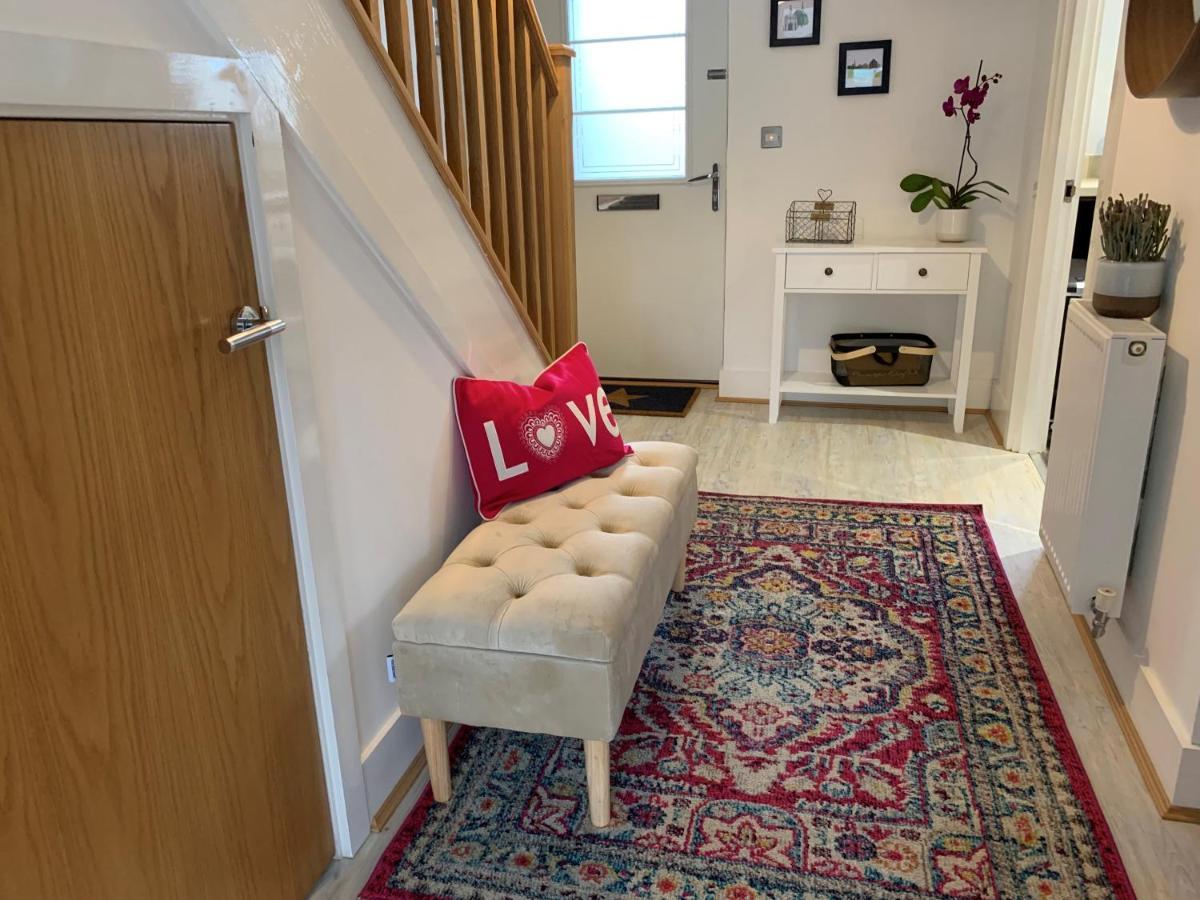 Stylish & Spacious 3 Bed House With 2 Free Car Parking Spaces Vila Appledram Exterior foto