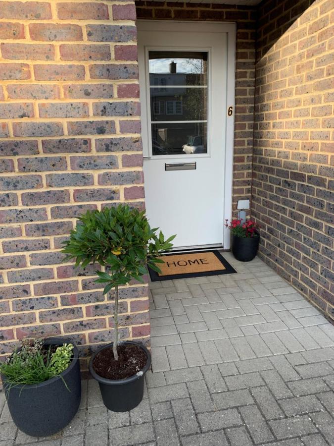 Stylish & Spacious 3 Bed House With 2 Free Car Parking Spaces Vila Appledram Exterior foto