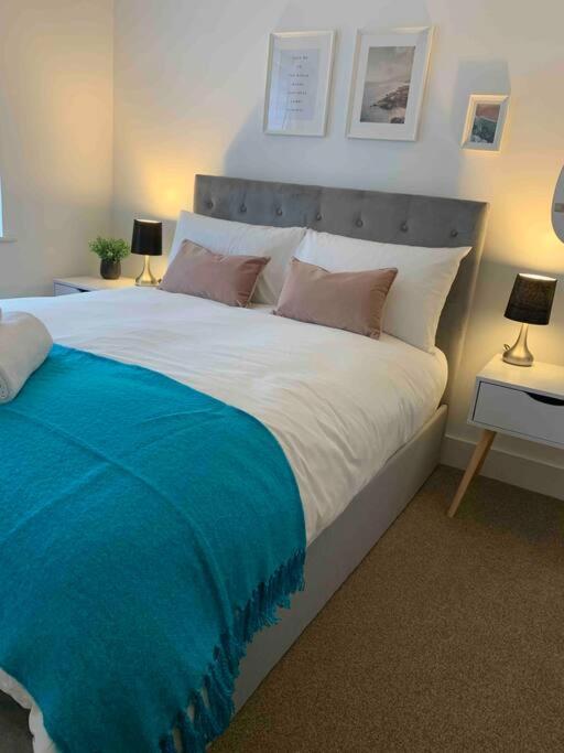 Stylish & Spacious 3 Bed House With 2 Free Car Parking Spaces Vila Appledram Exterior foto