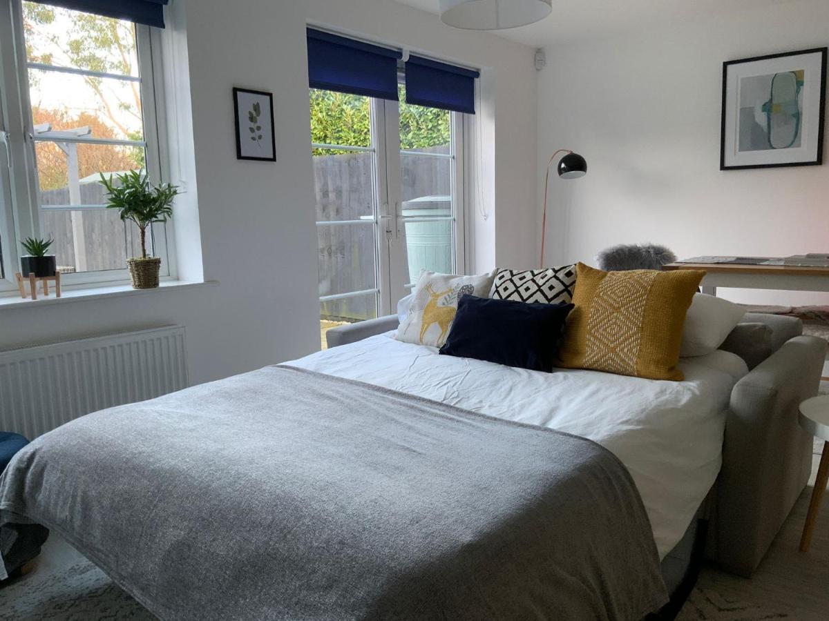 Stylish & Spacious 3 Bed House With 2 Free Car Parking Spaces Vila Appledram Exterior foto