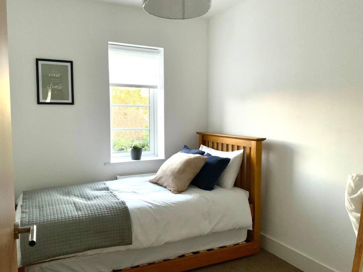 Stylish & Spacious 3 Bed House With 2 Free Car Parking Spaces Vila Appledram Exterior foto